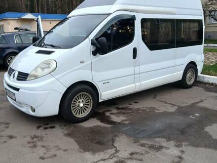 Белый Рено Трафик, объемом двигателя 2 л и пробегом 325 тыс. км за 8500 $, фото 1 на Automoto.ua