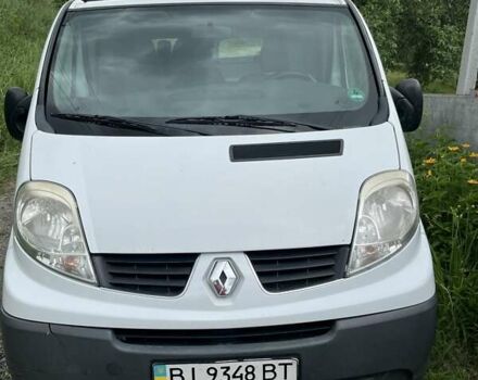 Белый Рено Трафик, объемом двигателя 2 л и пробегом 319 тыс. км за 7999 $, фото 1 на Automoto.ua