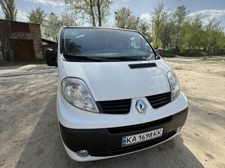 Рено Трафик 2009 в Василькове на Automoto.ua Белый Рено Трафик, объемом двигателя 2 л и пробегом 329 тыс. км за 10600 $, фото 1 на Automoto.ua