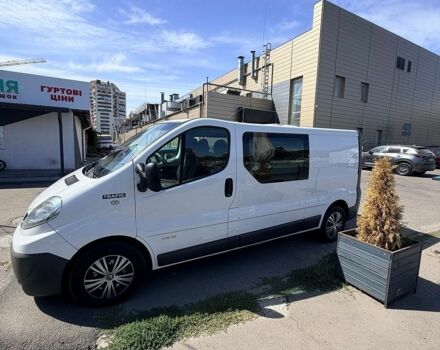Білий Рено Трафік, об'ємом двигуна 2 л та пробігом 300 тис. км за 8900 $, фото 1 на Automoto.ua