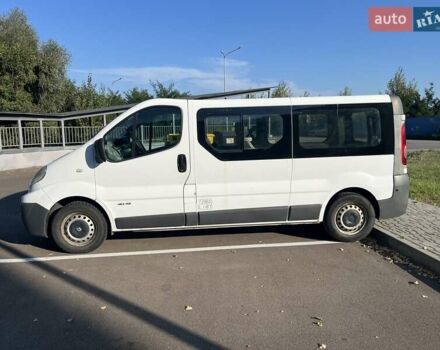 Белый Рено Трафик, объемом двигателя 2 л и пробегом 343 тыс. км за 7900 $, фото 1 на Automoto.ua