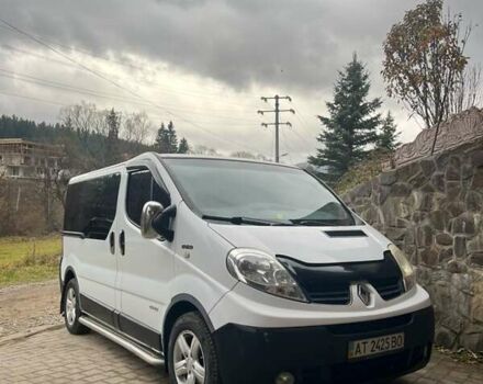 Белый Рено Трафик, объемом двигателя 2 л и пробегом 360 тыс. км за 15000 $, фото 1 на Automoto.ua