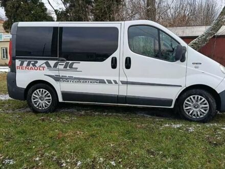 Белый Рено Трафик, объемом двигателя 1.9 л и пробегом 334 тыс. км за 11500 $, фото 1 на Automoto.ua