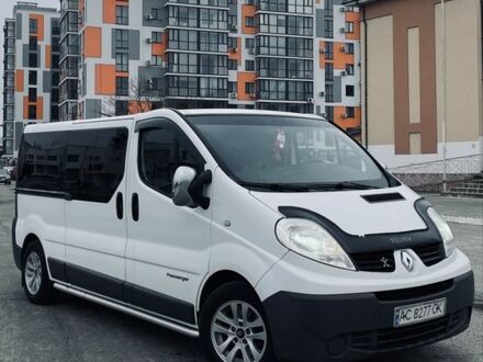Белый Рено Трафик, объемом двигателя 2 л и пробегом 450 тыс. км за 12200 $, фото 1 на Automoto.ua