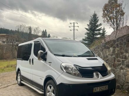 Белый Рено Трафик, объемом двигателя 2 л и пробегом 360 тыс. км за 13000 $, фото 1 на Automoto.ua