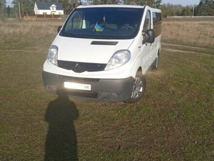 Белый Рено Трафик, объемом двигателя 2 л и пробегом 312 тыс. км за 10300 $, фото 1 на Automoto.ua