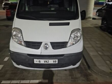 Белый Рено Трафик, объемом двигателя 2 л и пробегом 290 тыс. км за 5930 $, фото 1 на Automoto.ua