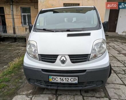 Белый Рено Трафик, объемом двигателя 2 л и пробегом 271 тыс. км за 12500 $, фото 1 на Automoto.ua
