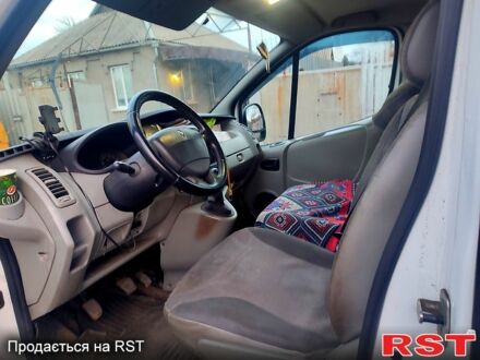 Рено Трафик 2010 в Славянске на Automoto.ua Белый Рено Трафик, объемом двигателя 2 л и пробегом 277 тыс. км за 10500 $, фото 1 на Automoto.ua