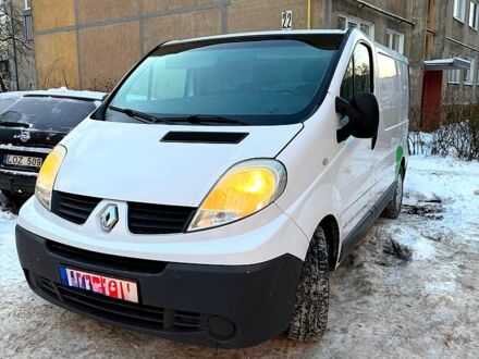 Белый Рено Трафик, объемом двигателя 2 л и пробегом 26800 тыс. км за 5500 $, фото 1 на Automoto.ua