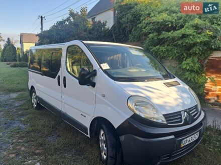 Белый Рено Трафик, объемом двигателя 2 л и пробегом 380 тыс. км за 10700 $, фото 1 на Automoto.ua