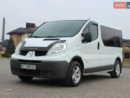 Білий Рено Трафік, об'ємом двигуна 2 л та пробігом 250 тис. км за 12232 $, фото 1 на Automoto.ua