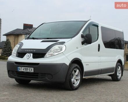 Белый Рено Трафик, объемом двигателя 2 л и пробегом 250 тыс. км за 12232 $, фото 1 на Automoto.ua