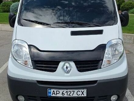 Белый Рено Трафик, объемом двигателя 2.5 л и пробегом 324 тыс. км за 10300 $, фото 1 на Automoto.ua
