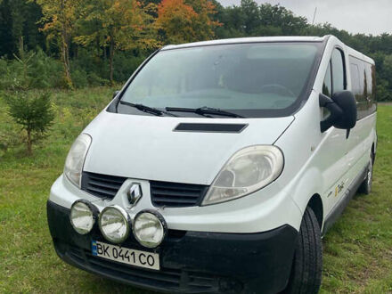 Рено Трафік 2011 у Рівному на Automoto.ua Білий Рено Трафік, об'ємом двигуна 2 л та пробігом 271 тис. км за 11500 $, фото 1 на Automoto.ua
