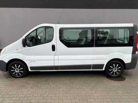 Білий Рено Трафік, об'ємом двигуна 2 л та пробігом 218 тис. км за 4200 $, фото 1 на Automoto.ua