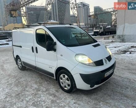 Белый Рено Трафик, объемом двигателя 2 л и пробегом 287 тыс. км за 10000 $, фото 1 на Automoto.ua