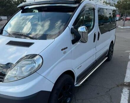 Белый Рено Трафик, объемом двигателя 2.5 л и пробегом 340 тыс. км за 10999 $, фото 1 на Automoto.ua