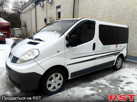 Белый Рено Трафик, объемом двигателя 2 л и пробегом 27900 тыс. км за 11000 $, фото 1 на Automoto.ua
