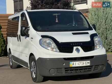 Белый Рено Трафик, объемом двигателя 2 л и пробегом 200 тыс. км за 11500 $, фото 1 на Automoto.ua