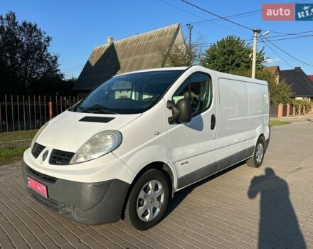 Белый Рено Трафик, объемом двигателя 2 л и пробегом 221 тыс. км за 11400 $, фото 1 на Automoto.ua