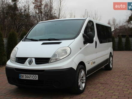 Белый Рено Трафик, объемом двигателя 2 л и пробегом 272 тыс. км за 13598 $, фото 1 на Automoto.ua