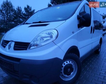 Белый Рено Трафик, объемом двигателя 2 л и пробегом 207 тыс. км за 11890 $, фото 1 на Automoto.ua