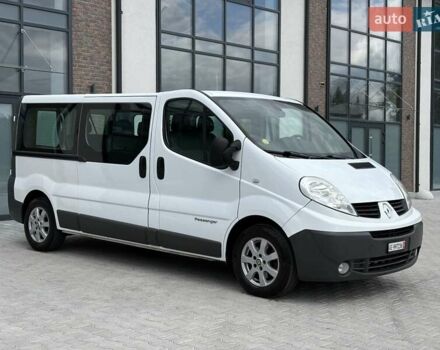 Белый Рено Трафик, объемом двигателя 2 л и пробегом 205 тыс. км за 14999 $, фото 1 на Automoto.ua