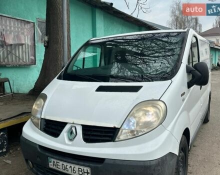 Белый Рено Трафик, объемом двигателя 2 л и пробегом 675 тыс. км за 7500 $, фото 1 на Automoto.ua