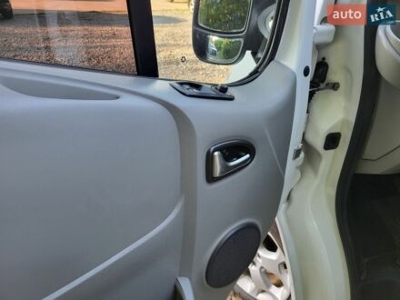 Білий Рено Трафік, об'ємом двигуна 2 л та пробігом 249 тис. км за 12900 $, фото 1 на Automoto.ua