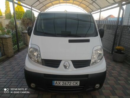 Белый Рено Трафик, объемом двигателя 2 л и пробегом 243 тыс. км за 11000 $, фото 1 на Automoto.ua