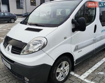 Белый Рено Трафик, объемом двигателя 2 л и пробегом 301 тыс. км за 10500 $, фото 1 на Automoto.ua