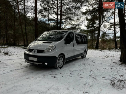 Белый Рено Трафик, объемом двигателя 2 л и пробегом 350 тыс. км за 13700 $, фото 1 на Automoto.ua