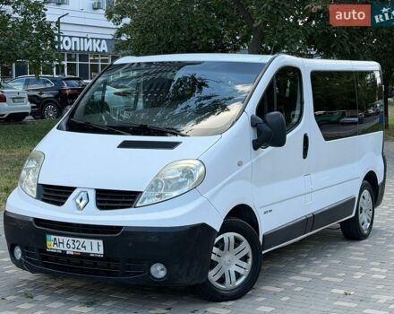 Білий Рено Трафік, об'ємом двигуна 2 л та пробігом 300 тис. км за 8900 $, фото 1 на Automoto.ua
