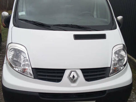 Белый Рено Трафик, объемом двигателя 2 л и пробегом 400 тыс. км за 10800 $, фото 1 на Automoto.ua