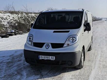 Белый Рено Трафик, объемом двигателя 2 л и пробегом 355 тыс. км за 12999 $, фото 1 на Automoto.ua