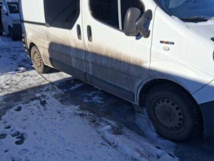 Белый Рено Трафик, объемом двигателя 2 л и пробегом 437 тыс. км за 9000 $, фото 1 на Automoto.ua