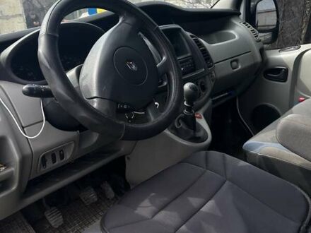 Белый Рено Трафик, объемом двигателя 2 л и пробегом 430 тыс. км за 8300 $, фото 1 на Automoto.ua