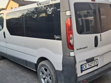 Белый Рено Трафик, объемом двигателя 2 л и пробегом 239 тыс. км за 13700 $, фото 1 на Automoto.ua