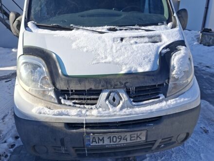 Белый Рено Трафик, объемом двигателя 2 л и пробегом 437 тыс. км за 9000 $, фото 1 на Automoto.ua