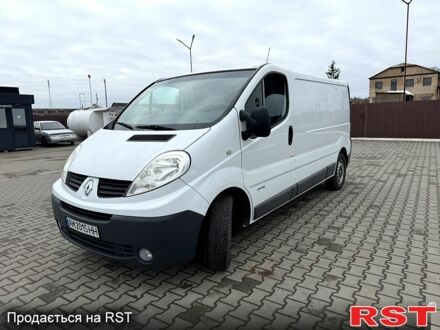 Белый Рено Трафик, объемом двигателя 2 л и пробегом 350 тыс. км за 9600 $, фото 1 на Automoto.ua