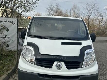 Белый Рено Трафик, объемом двигателя 2 л и пробегом 200 тыс. км за 13800 $, фото 1 на Automoto.ua