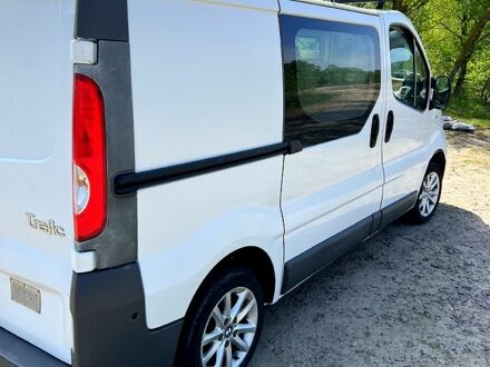 Білий Рено Трафік, об'ємом двигуна 2 л та пробігом 396 тис. км за 8500 $, фото 1 на Automoto.ua