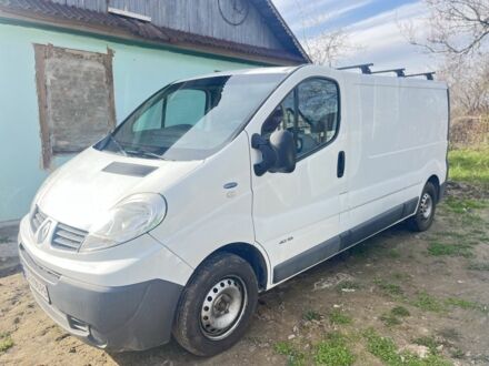 Белый Рено Трафик, объемом двигателя 2 л и пробегом 235 тыс. км за 12500 $, фото 1 на Automoto.ua