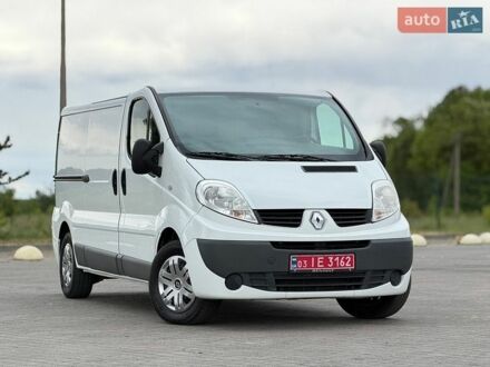 Белый Рено Трафик, объемом двигателя 2 л и пробегом 145 тыс. км за 12950 $, фото 1 на Automoto.ua