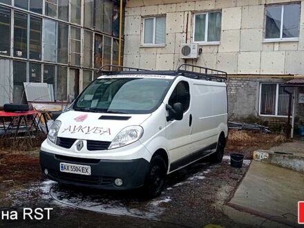 Белый Рено Трафик, объемом двигателя 2 л и пробегом 200 тыс. км за 11200 $, фото 1 на Automoto.ua