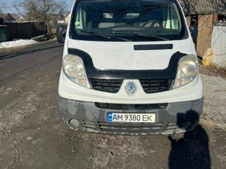 Белый Рено Трафик, объемом двигателя 2 л и пробегом 270 тыс. км за 9500 $, фото 1 на Automoto.ua