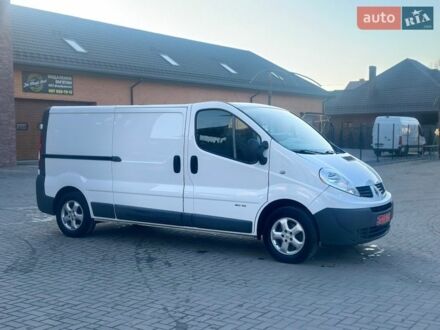 Білий Рено Трафік, об'ємом двигуна 2 л та пробігом 137 тис. км за 13700 $, фото 1 на Automoto.ua