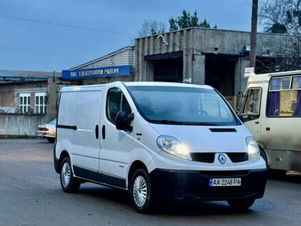 Белый Рено Трафик, объемом двигателя 2 л и пробегом 205 тыс. км за 10700 $, фото 1 на Automoto.ua