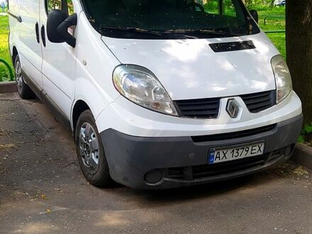 Білий Рено Трафік, об'ємом двигуна 2 л та пробігом 194 тис. км за 8900 $, фото 1 на Automoto.ua